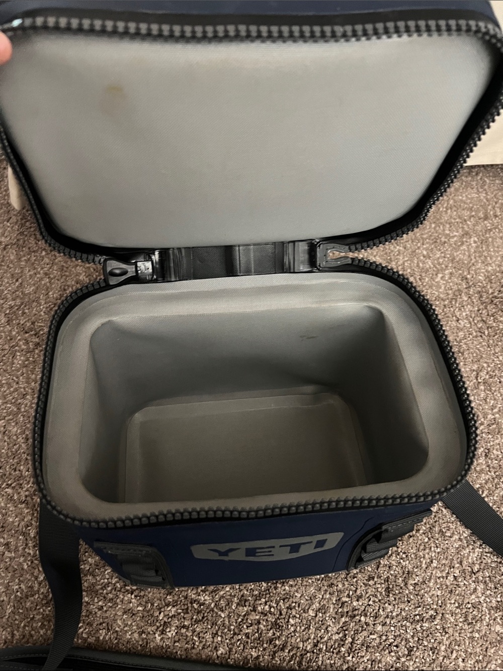 Yeti Navy and Gray Men’s Insulated Toiletry/Soft Cooler Bag - Picture 2 of 6